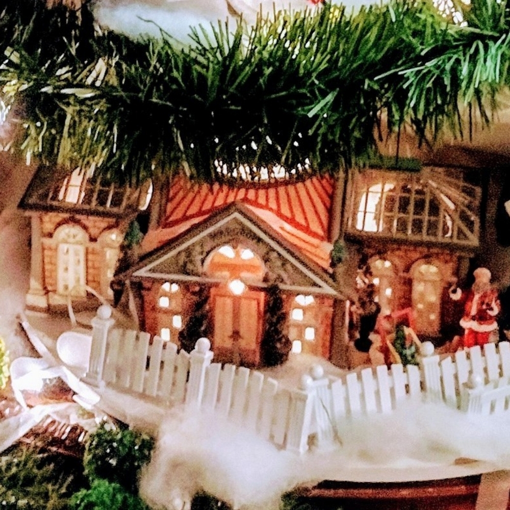 DEPT 56 DICKENS VILLAGE.